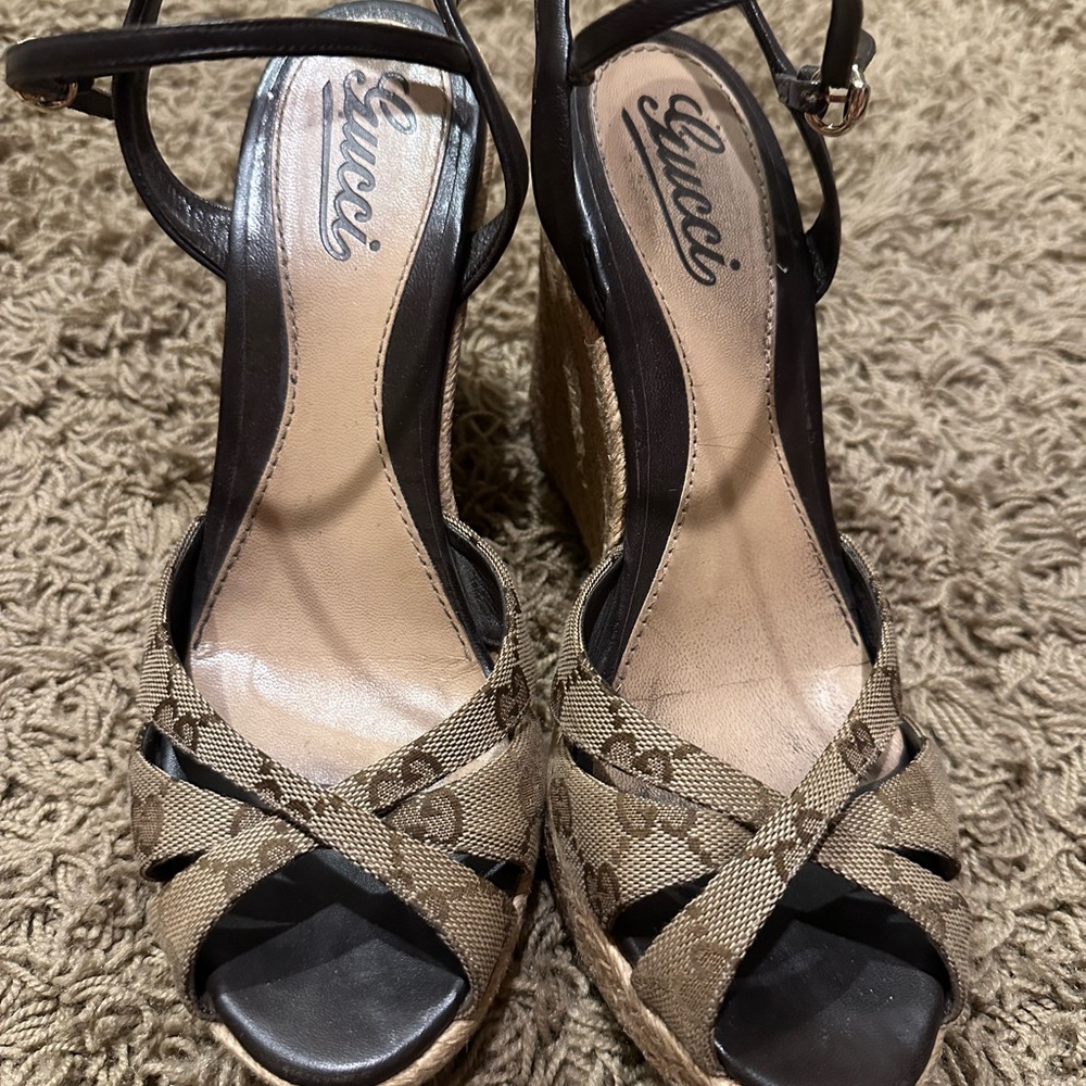 Gucci monogram Beige Wedges
